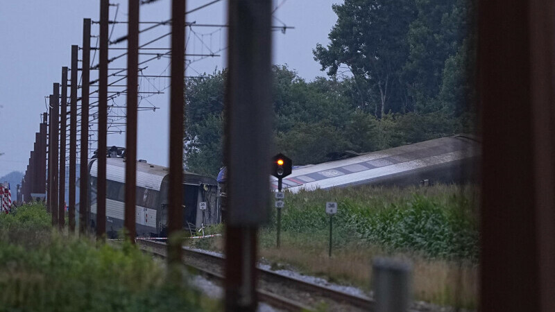 Un tren a deraiat în Danemarca. O persoană a murit şi mai multe au fost rănite