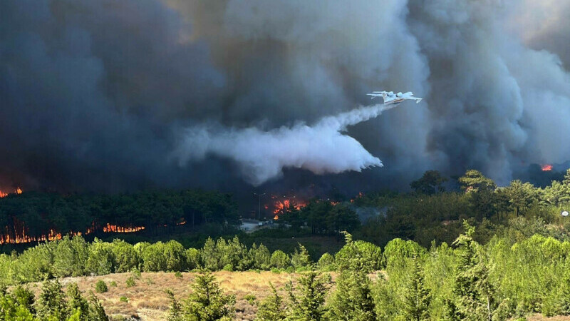 Peste 250 de persoane, evacuate după un nou incendiu în provincia Çanakkale din Turcia
