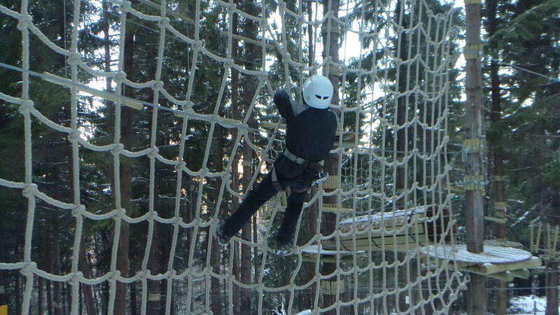 Escalada, tiroliana, tubing si sanius la Arka Park Paltinis
