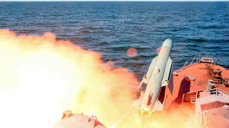 racheta trasa de pe o nava ruseasca