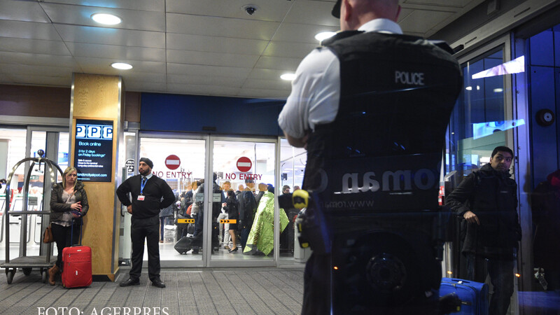 politie britanica la aeroport