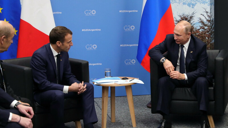 Macron si Putin