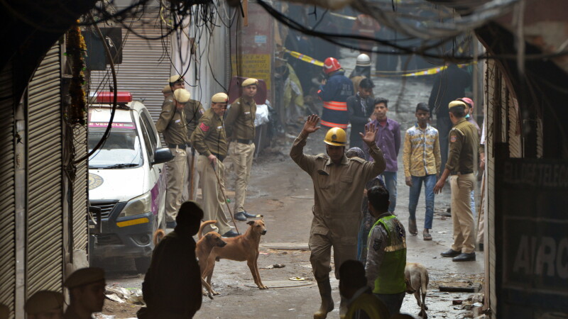 43 de persoane au murit din cauza unui incendiu la o fabrică din New Delhi, India