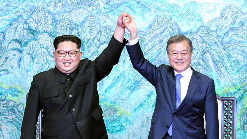 kim jong un, moon jae in