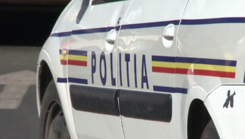 Trei persoane rănite, în urma unui accident pe DN7 Pitești-Râmnicu Vâlcea. Traficul e oprit