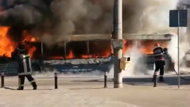 Autobuz în flăcări în Craiova