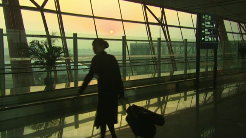 Autoritățile din China recomandă însoțitoarelor de bord din avioane să poarte scutece. Care e motivul