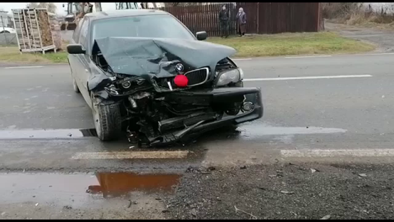 Accident în Dâmbovița, produs de șoferul unei mașini cu volanul pe dreapta