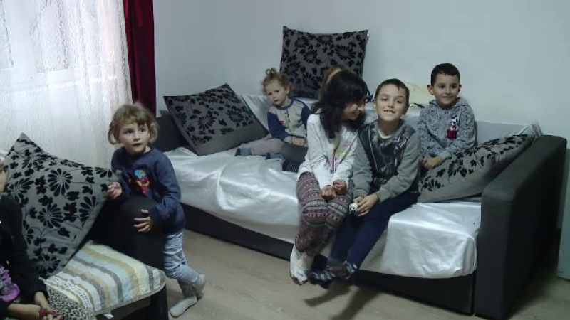 15 familii din Iași vor petrece sărbătorile în casă nouă, datorită părintelui Dan Damaschin