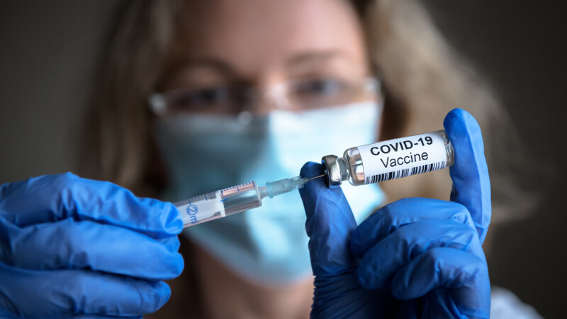 Vreau să fac vaccinul contra noului coronavirus. Cui trebuie să mă adresez?