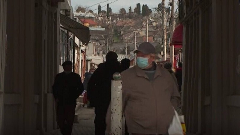 Doi bărbați, unchi și nepot, s-au bătut crunt în centrul orașului Turda. De la ce a pornit scandalul