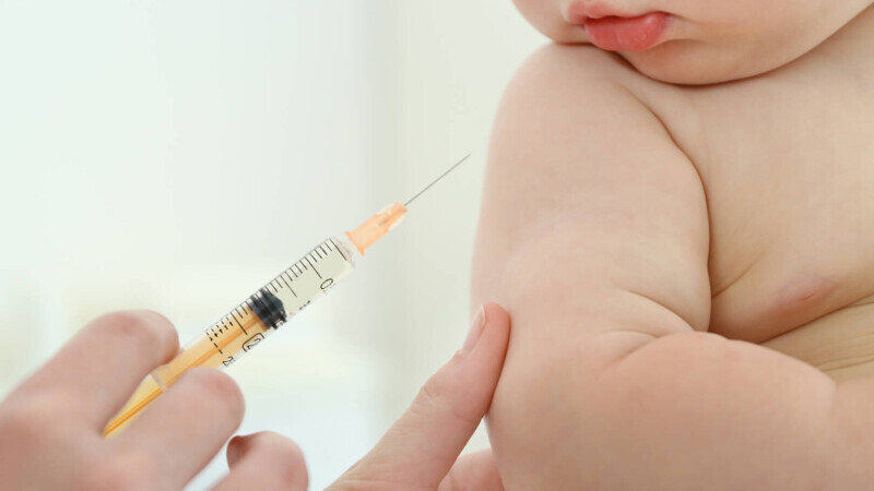 bebeluș vaccin