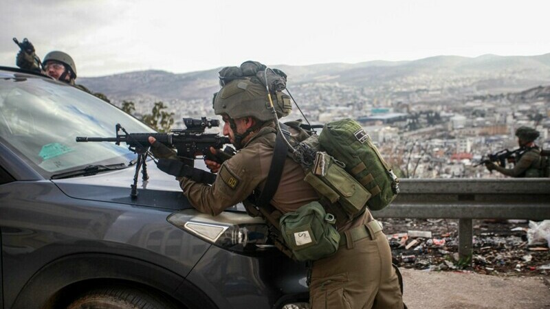 soldați israelieni