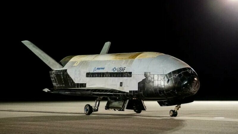 Avionul spațial secret al Pentagonului, lansat în spațiu la două săptămâni după „Dragonul Divin”. S-a ocupat Elon Musk