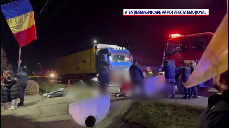 Accident tragic în Cluj. Doi tineri au murit după ce mașina lor a intrat pe contrasens și s-a izbit de un camion