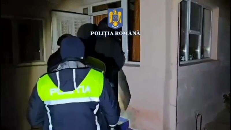 Individ care racola minori pe internet, atras în cursă de o gașcă de bătăuși care l-au pedepsit. Ce a făcut Poliția