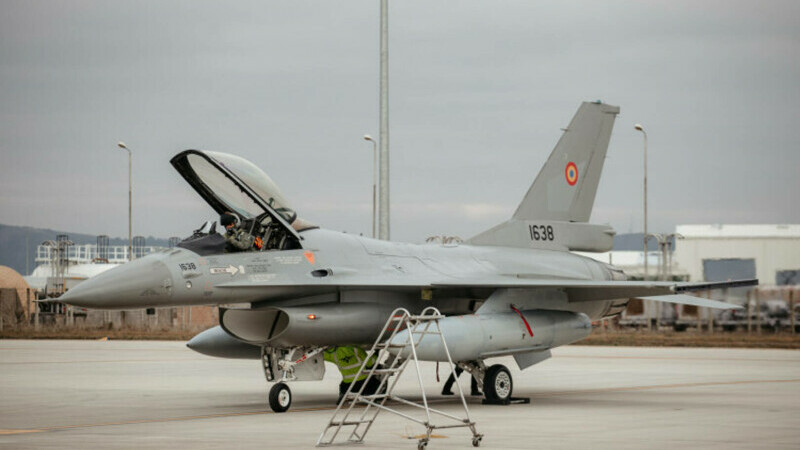 Încă trei aeronave F-16 cumpărate din Norvegia au aterizat în România