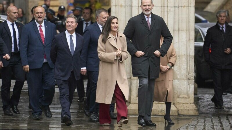 egele Felipe al VI-lea al Spaniei, regina Letizia