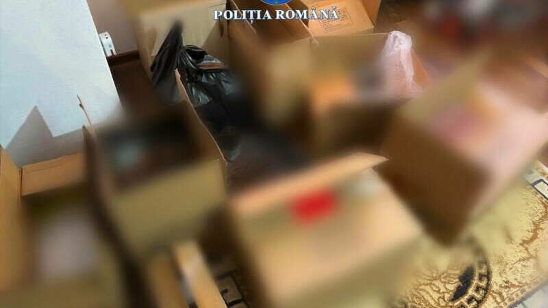 Polițiștii au descoperit o tonă de petarde și artificii deținute ilegal de un bărbat