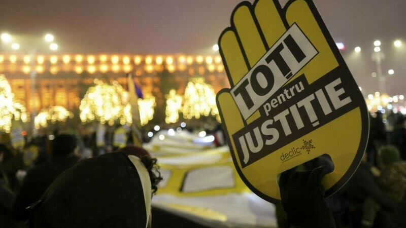 Protest-coregrafie &icirc;n Piața Victoriei