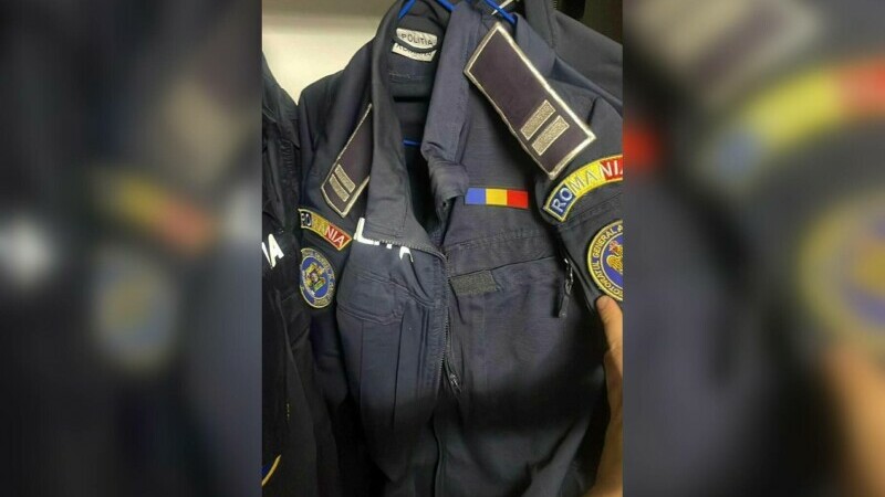 Uniforme polițiști