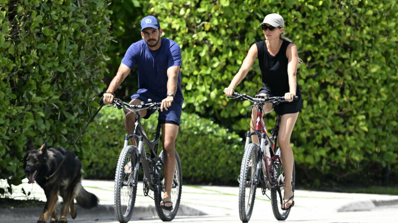 Gisele B&uuml;ndchen si Joaquim Valente