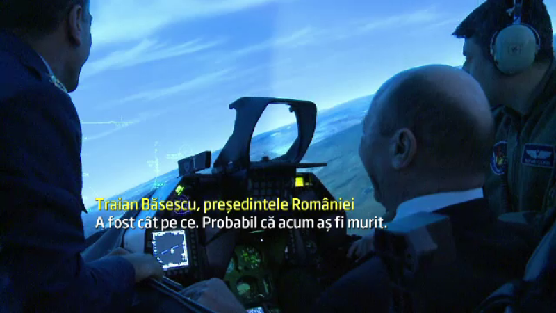 Traian Basescu la bordul unui avion F16