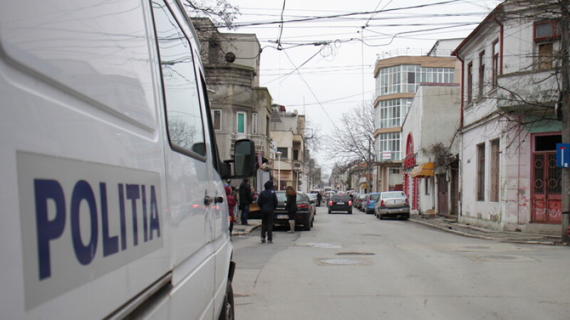 Intr-o singura zi, 5 elevi din Hunedoara au cazut prada drogurilor. Alti 3  elevi au fost gasiti aproape lesinati in toaleta 