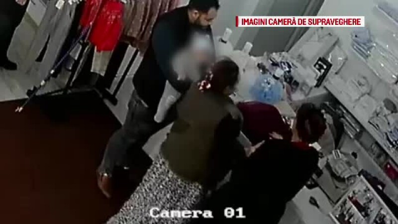 Magazin din Arad, jefuit cu ajutorul unui bebeluş