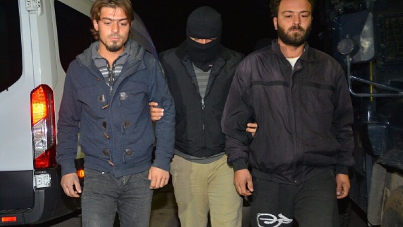 Suspecți ISIS, reținuți în Turcia