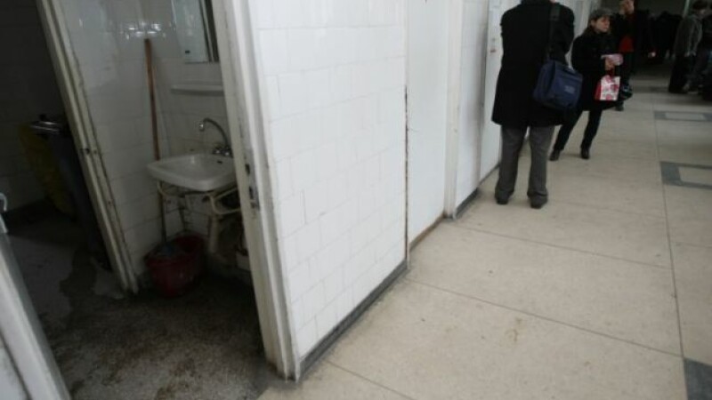Toaletă spital Județean Pitești