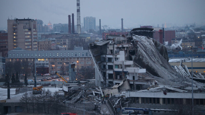 Acoperișul unui stadion din Sankt Petersburg se prabușește în câteva secunde - 4