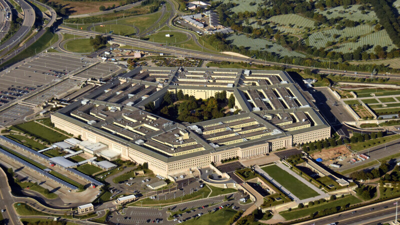 Pentagonul i-a concediat pe aliaţii lui Trump și a suspendat zeci de comisii consultative