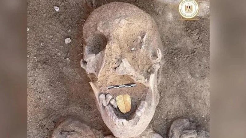 Mumia cu limba de aur