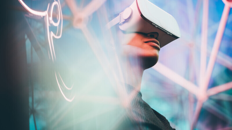 Cască revoluționară de realitate virtuală, produsă de Apple. Cât va costa când va ajunge pe piață