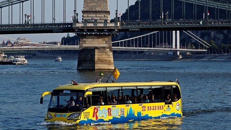 Cum voia să cumpere Administrația Parcurilor din București un autobuz amfibie de jumătate de milion de euro