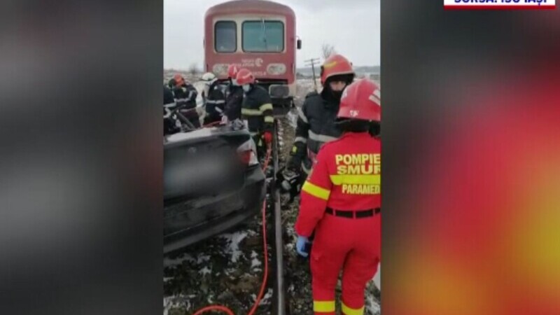 Doi tineri au murit loviți de tren, în Iași. Bărbatul de la volan a forțat trecerea de cale ferată