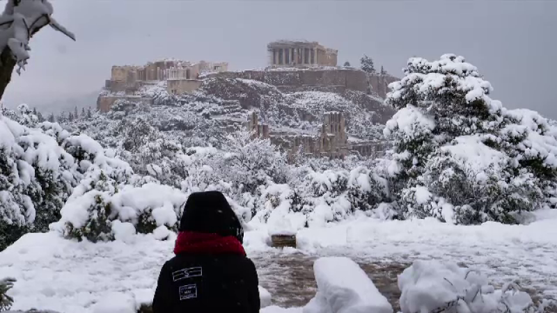 Acropole sub zăpadă