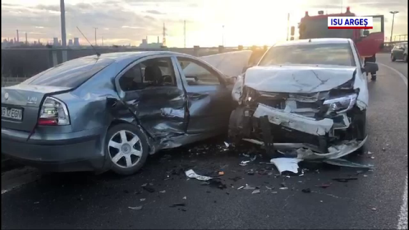 Accident grav la intrarea pe Autostrada A1, după ce un șofer a intrat cu viteză într-o curbă periculoasă