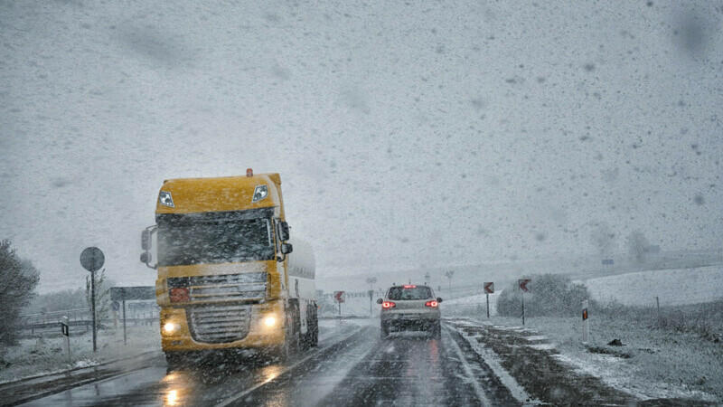 Iarna și-a intrat în drepturi în mare parte din România. Meteorologii au emis  cod galben de ninsori în 11 județe - Stirileprotv.ro