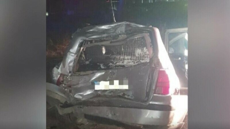 Accident teribil pe un drum din județul Suceava. Cinci persoane, printre care și un bebeluș, au ajuns la spital