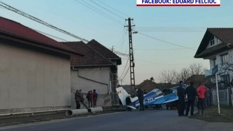 Un avion mic a aterizat forțat în Hunedoara. Pilotul și copilotul au scăpat nevătămați