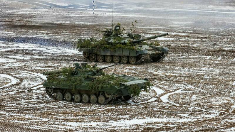 Rusia, tancuri, artilerie