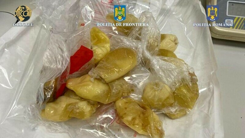 Braziliancă prinsă cu un kilogram de cocaină în stomac, pe Aeroportul Otopeni. În cât timp i s-au scos drogurile