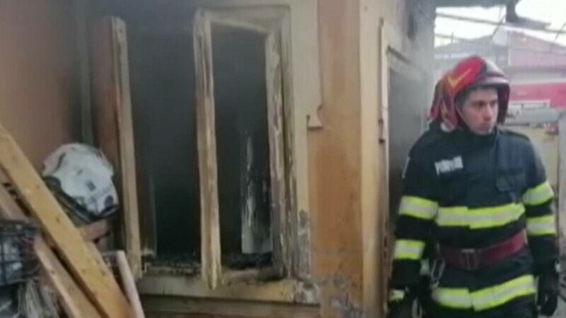 Tragedie în Brăila. Un bărbat de 59 de ani a murit într-un incendiu care i-a mistuit casa