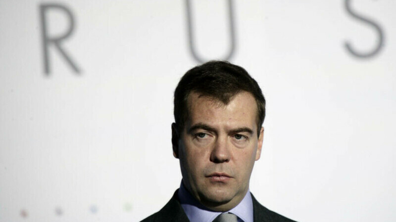 Medvedev: Rusia ar putea naționaliza averile străinilor. Fostul președinte spune că e ”profund indiferent” la sancțiuni