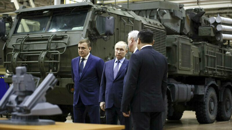 Putin, păzit pe stadion de un sistem de rachete antiaeriene Pantsir. Moscoviții se tem să nu ajungă războiul la ei