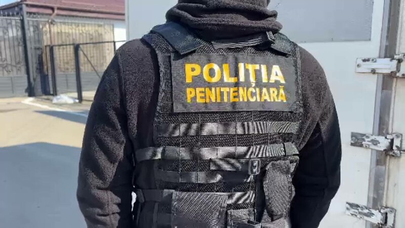 Percheziţii la Penitenciarul Poarta Albă
