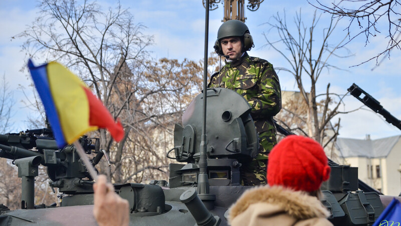 militar roman pe tanc la parada de 1 decembrie