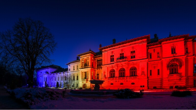 Palatul Cotroceni a fost luminat în culorile tricolorulu